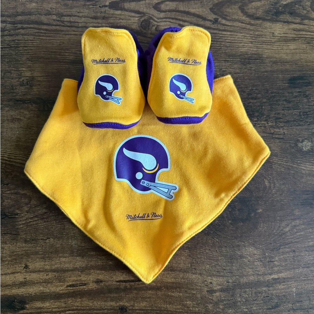 Mitchell & Ness • MN Vikings bib and booties